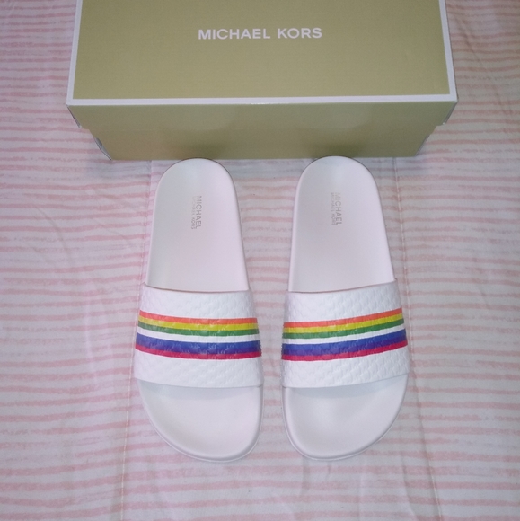 Michael Kors Gilmore Slides Sandals - Picture 2 of 11